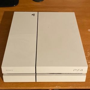 PlayStation 4 white